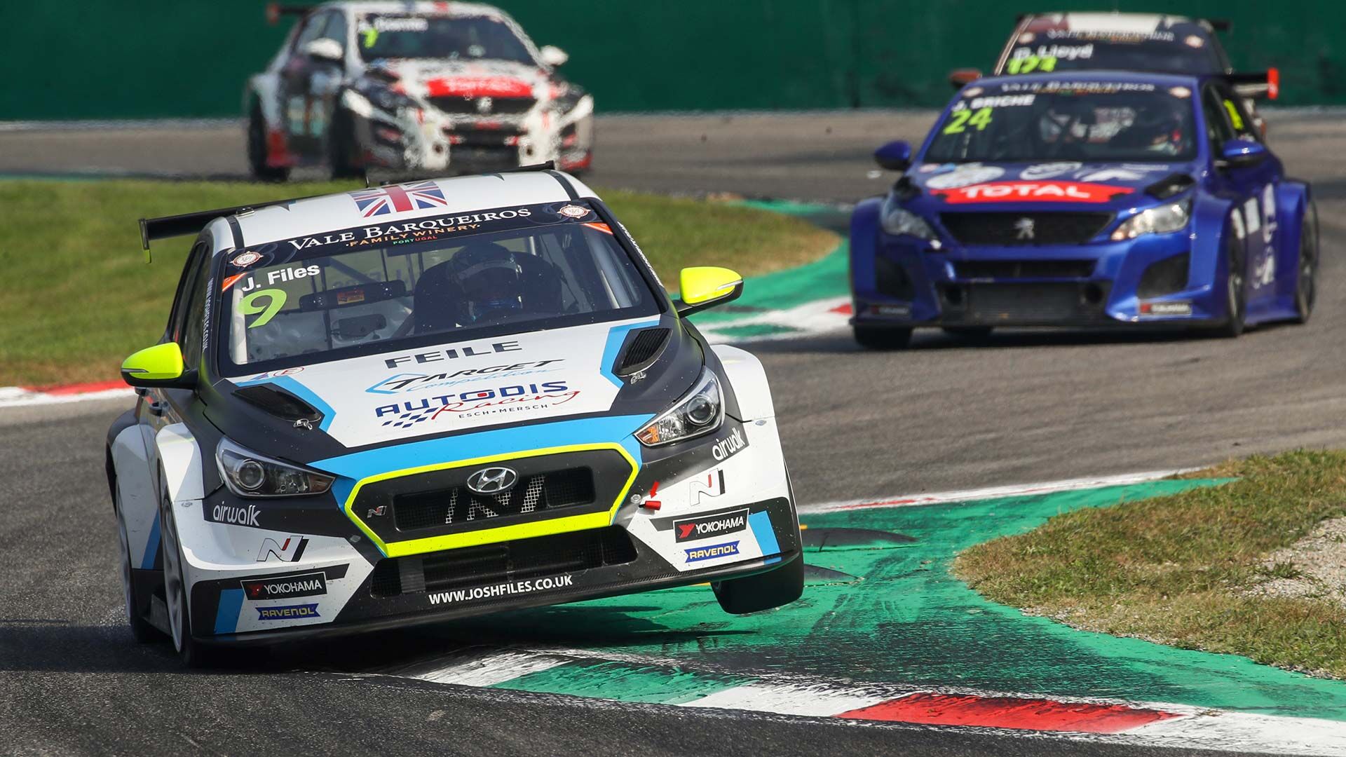 Victory in the Final Race of the TCR Europe Season| Hyundai N