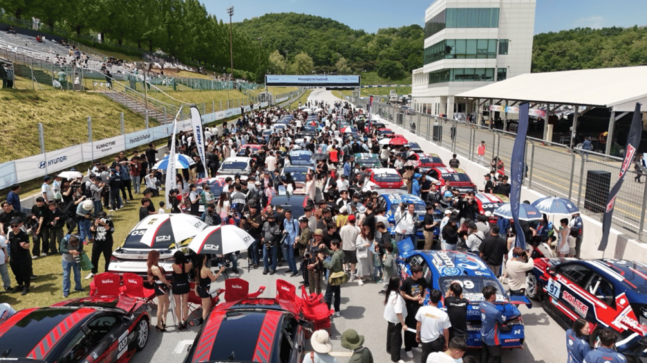 Grid Walk image