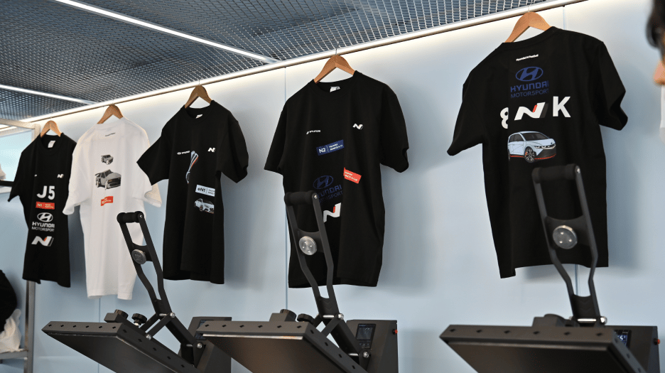 N Customization Store image