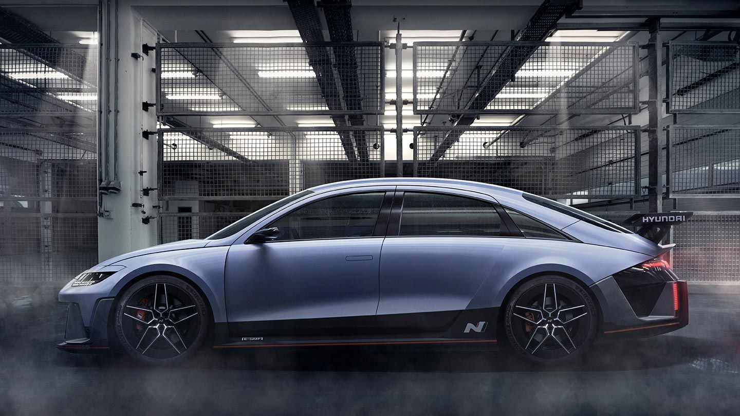 The RN22e utilizes the exterior design of the IONIQ 6 optimized for aerodynamic performance.