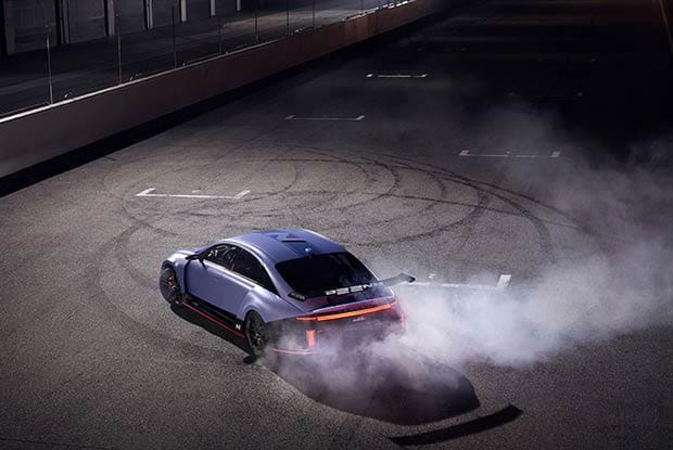 The RN22e has advanced torque vectoring technology housed on the rear wheel, the main drive shaft.