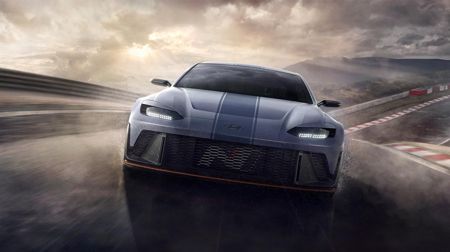 The RN22e has been developed with a focus on cooling and aerodynamics for maximum performance on the track.