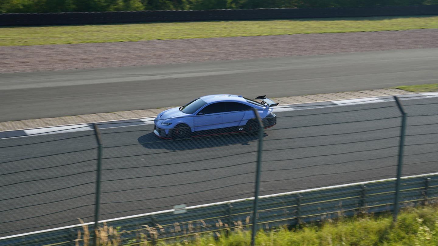 The RN22e was developed for optimal performance in a variety of driving environments on and off the track.