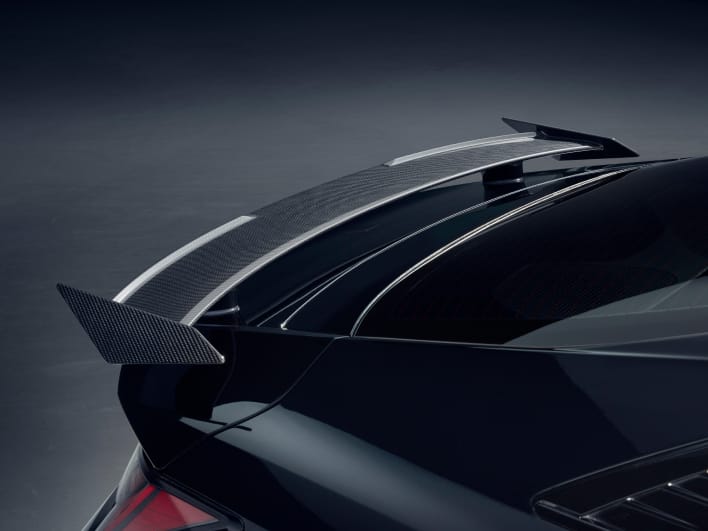Carbon fiber rear spoiler