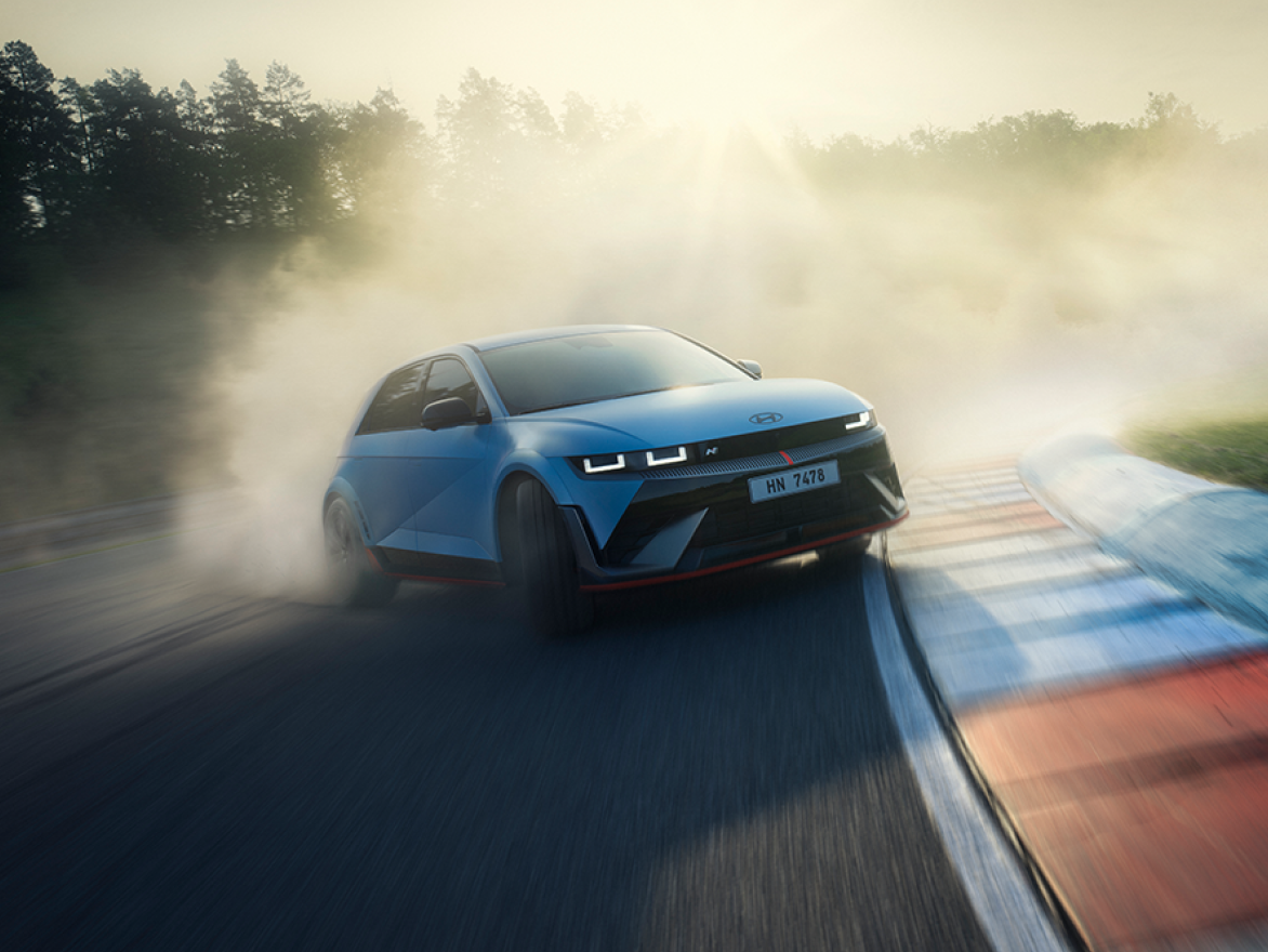 Set the new standard of high performance EV 1