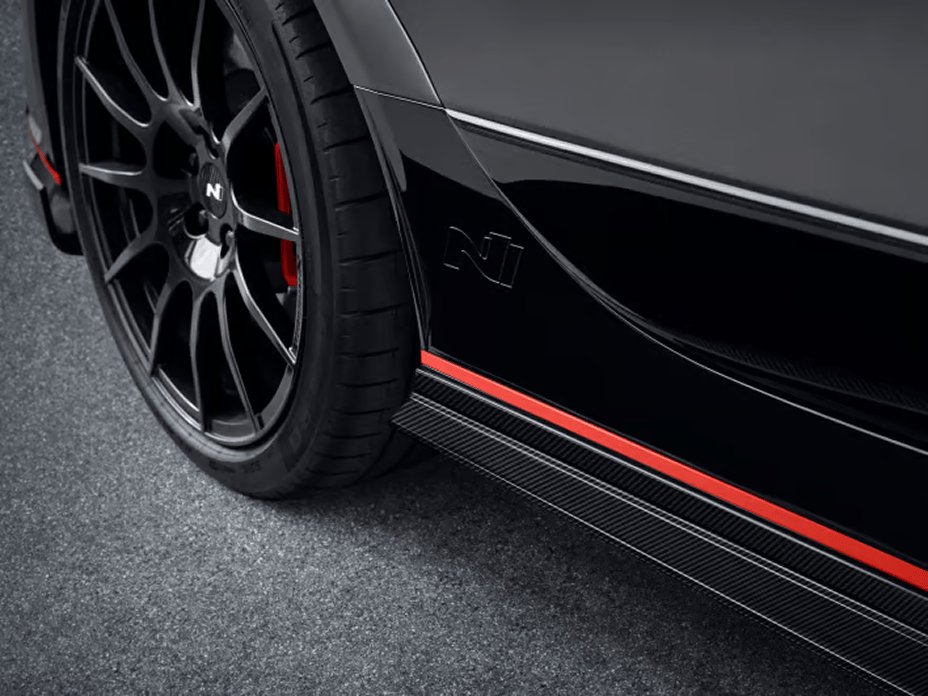 Carbon Fiber Side Skirts