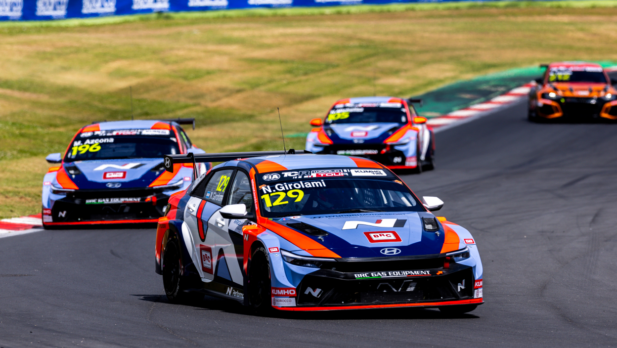 FIA World Touring Car Cup Championship-01